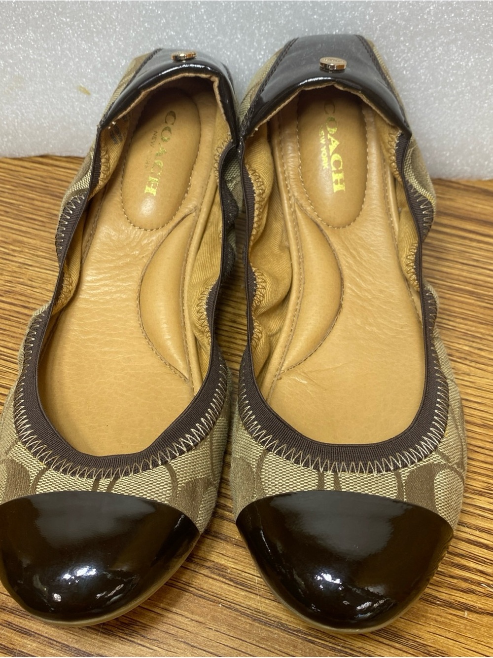 Coach Tan & Brown Signature Cap-Toe Ballet Flats Womens size 7.5 B new